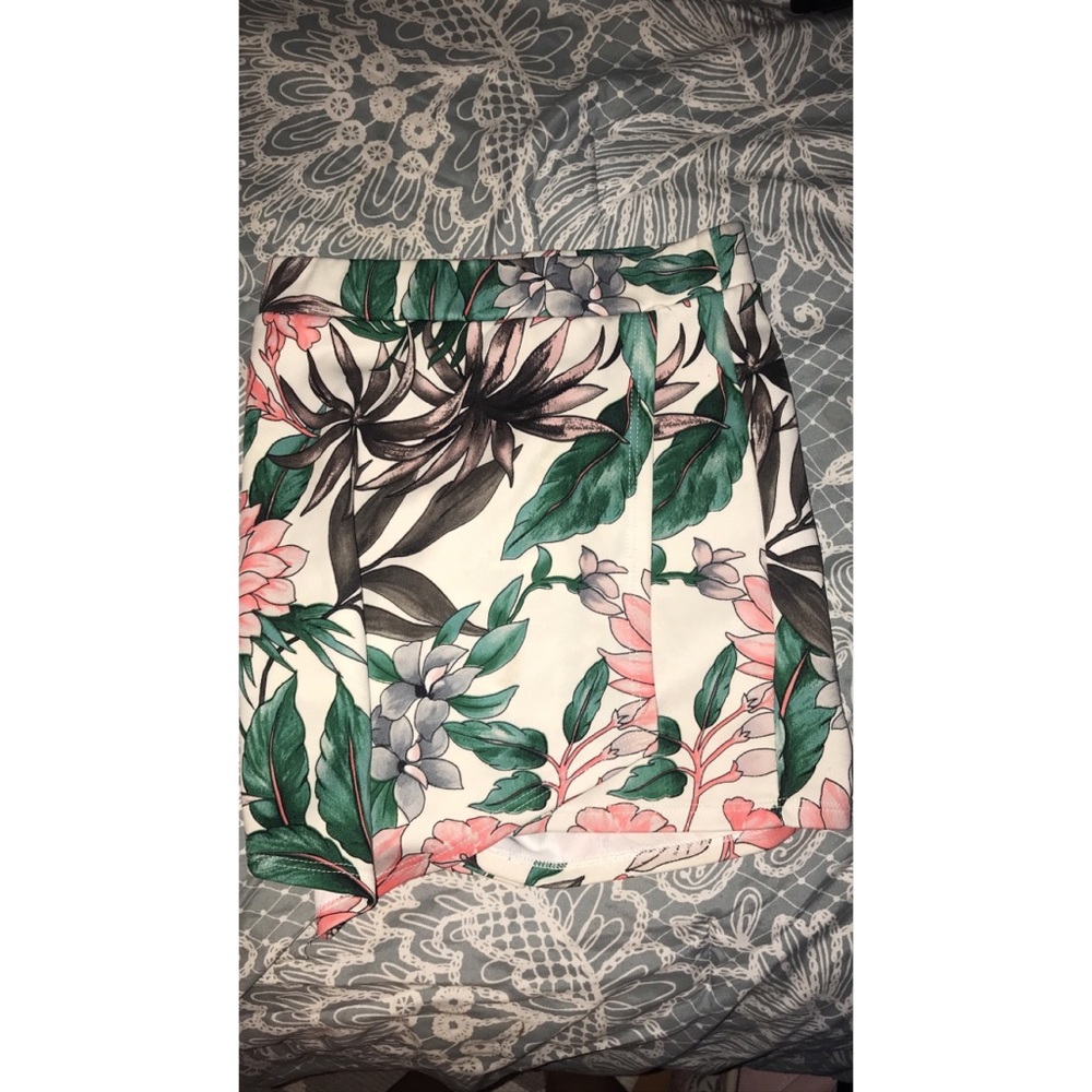 Two piece - Picture 3 of 3